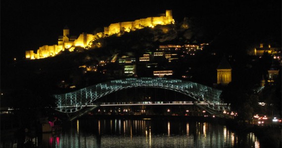 Peace_Bridge_at_Night_(Tbilisi)-1